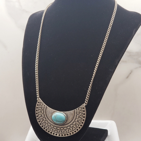 Pretty Turquoise Stone on Silver Moon Pendant Necklace - Picture 6 of 8